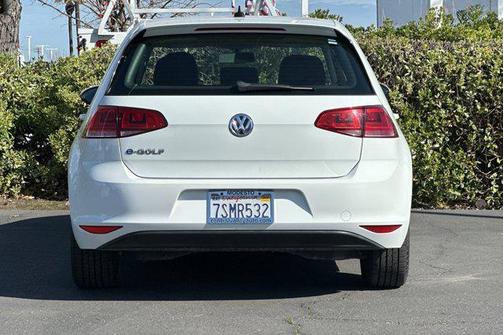 2016 Volkswagen e-Golf SE
