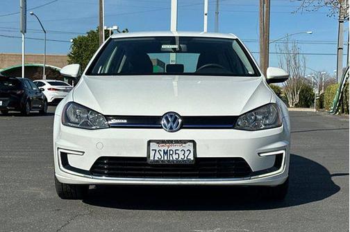 2016 Volkswagen e-Golf SE