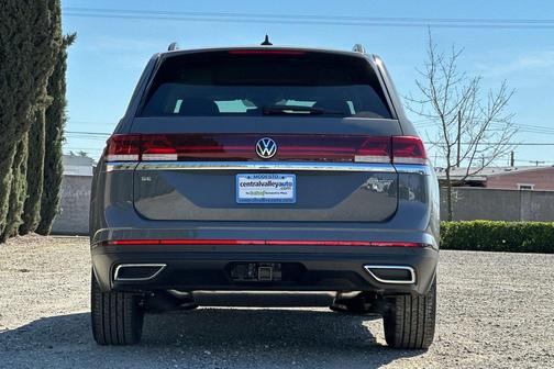 Pure Gray 2026 Volkswagen Atlas 2.0T SE w/Technology 4MOTION