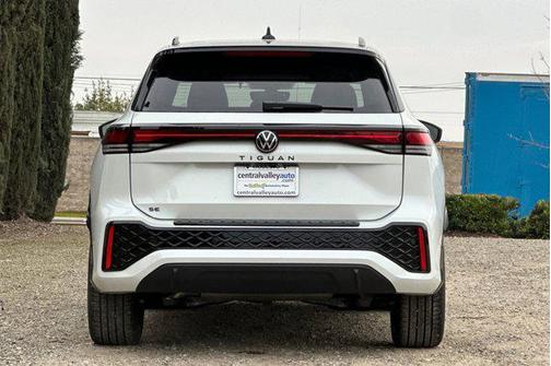 2026 Volkswagen Tiguan 2.0T SE R-Line Black