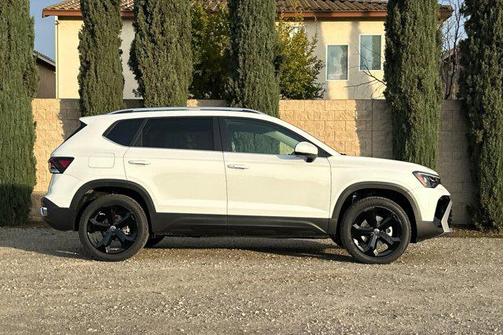 2026 Volkswagen Taos SEL