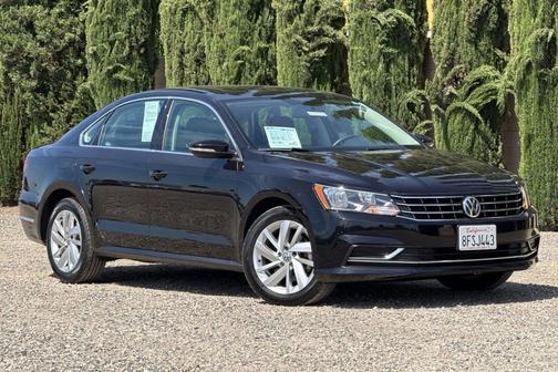 DEEP BLACK PEARL EFFECT 2018 Volkswagen Passat 2.0T SE