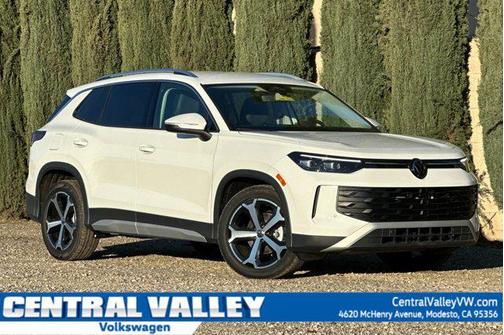 pure white 2026 Volkswagen Tiguan 2.0T SE