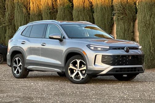 pyrite silver metallic 2026 Volkswagen Tiguan 2.0T SE
