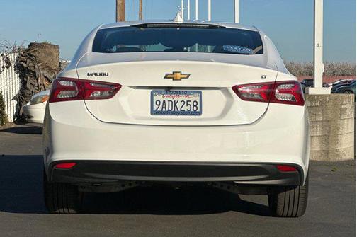 2022 Chevrolet Malibu FWD LT