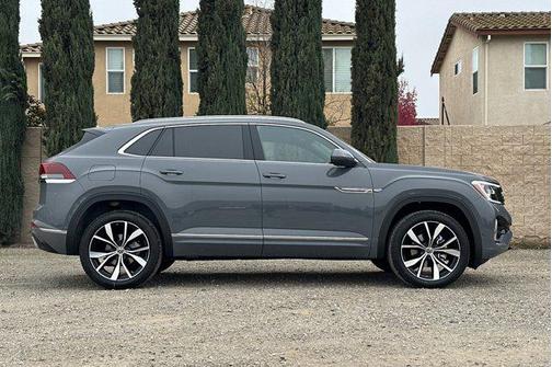 2026 Volkswagen Atlas Cross Sport 2.0T SEL Premium