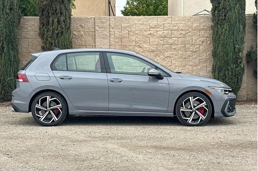2025 Volkswagen Golf GTI 2.0T SE DSG