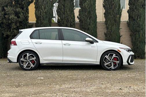 2026 Volkswagen Golf GTI 2.0T SE DSG