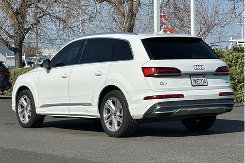 2021 Audi Q7 55 Premium Plus