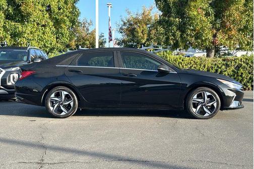 2023 Hyundai ELANTRA HEV Limited