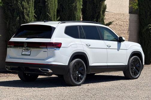 Opal White Pearl 2026 Volkswagen Atlas 2.0T SE w/Technology 4MOTION