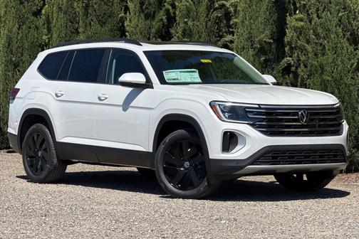 Opal White Pearl 2026 Volkswagen Atlas 2.0T SE w/Technology 4MOTION