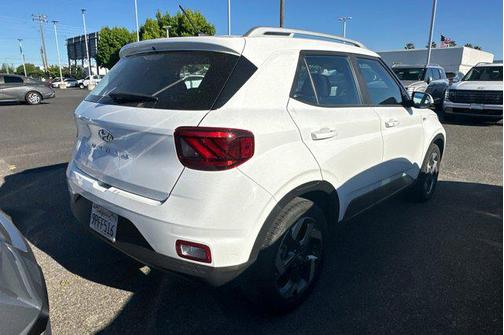 Lunar White 2025 Hyundai VENUE SEL