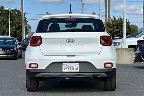 Lunar White 2025 Hyundai VENUE SEL