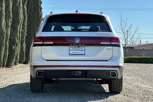 Opal White Pearl 2026 Volkswagen Atlas Peak Edition