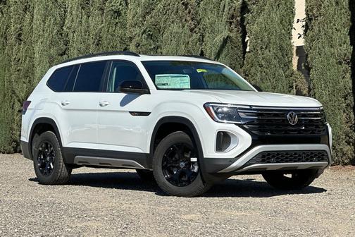Opal White Pearl 2026 Volkswagen Atlas Peak Edition