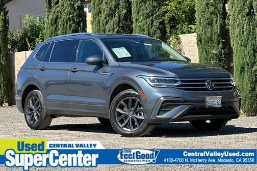 Platinum Gray Metallic 2023 Volkswagen Tiguan 2.0T SE
