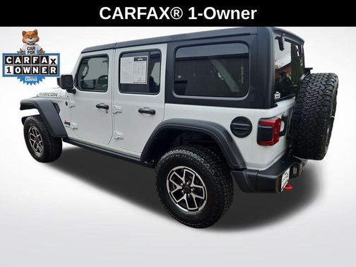 Bright White Clearcoat 2024 Jeep Wrangler Rubicon