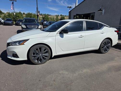 2022 Nissan Altima 2.5 SR