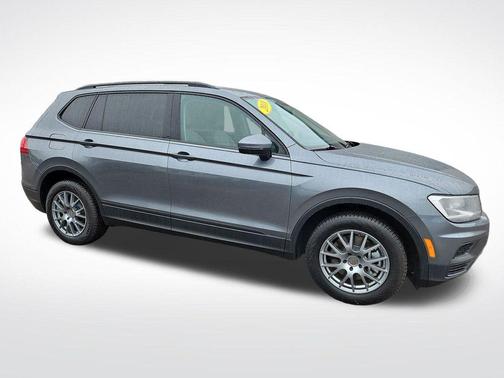 Platinum Gray Metallic 2018 Volkswagen Tiguan 2.0T S