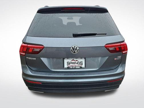 Platinum Gray Metallic 2018 Volkswagen Tiguan 2.0T S