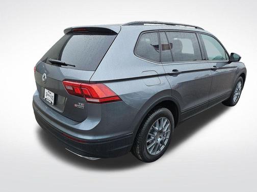 Platinum Gray Metallic 2018 Volkswagen Tiguan 2.0T S