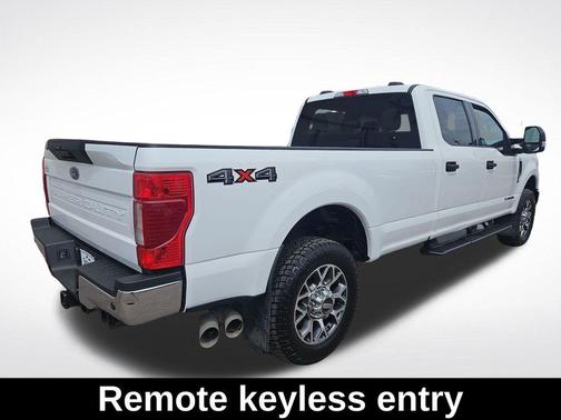 White 2022 Ford F-350 Lariat Super Duty