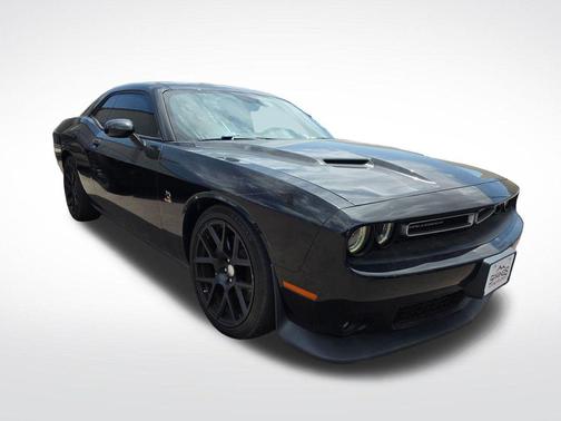Phantom Black Tri Coat Pearl 2015 Dodge Challenger R/T Scat Pack