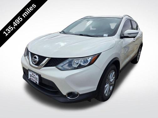 White 2017 Nissan Rogue Sport SV