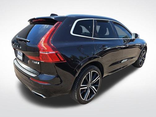 Onyx Black Metallic 2019 Volvo XC60 T6 R-Design