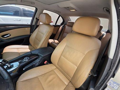 2010 BMW 528 i