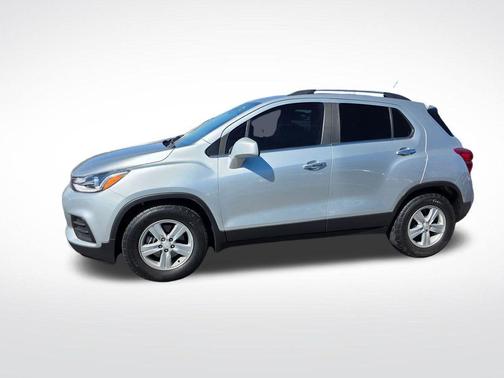 Silver Ice Metallic 2018 Chevrolet Trax LT