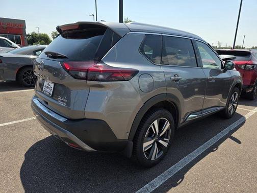 2022 Nissan Rogue SL
