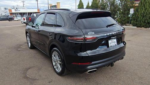 2022 Porsche Cayenne Base (Tiptronic)