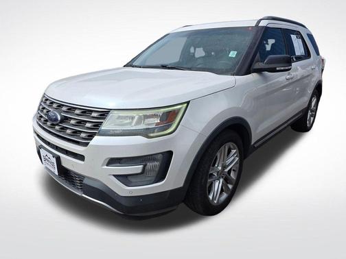 White Platinum Clearcoat Metallic 2016 Ford Explorer XLT
