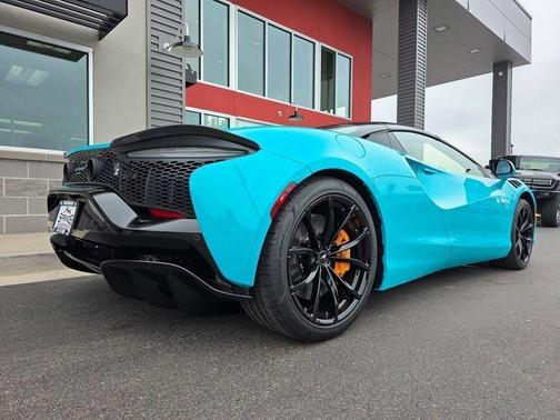 2025 McLaren Artura Performance