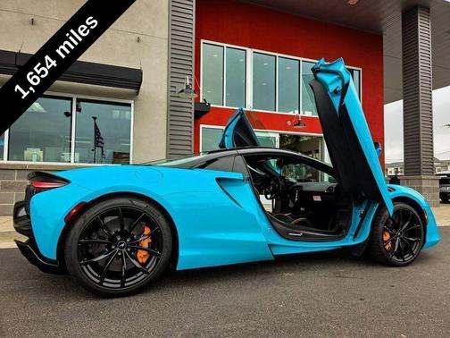 2025 McLaren Artura Performance