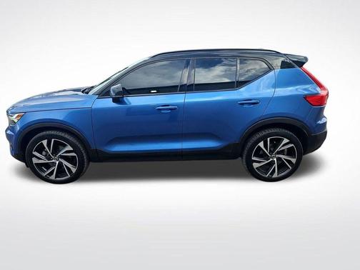 2021 Volvo XC40 T5 R-Design