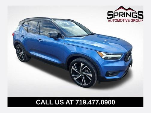 Blue Metallic 2021 Volvo XC40 T5 R-Design