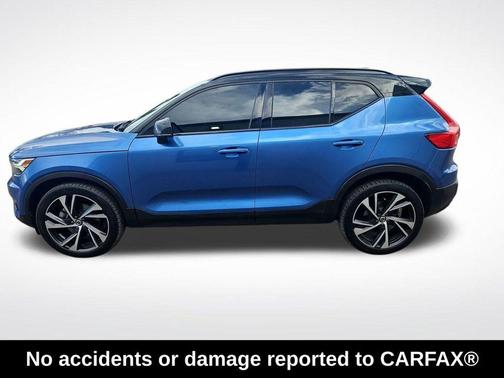 Blue Metallic 2021 Volvo XC40 T5 R-Design