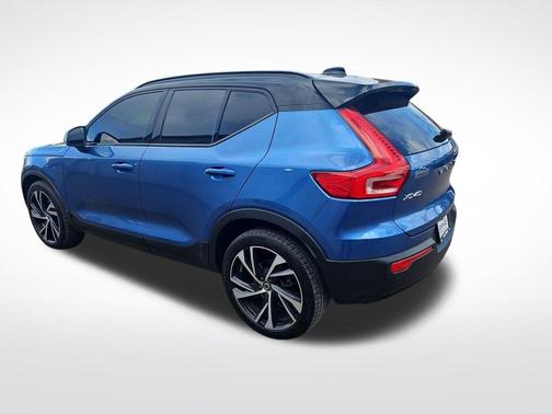 2021 Volvo XC40 T5 R-Design