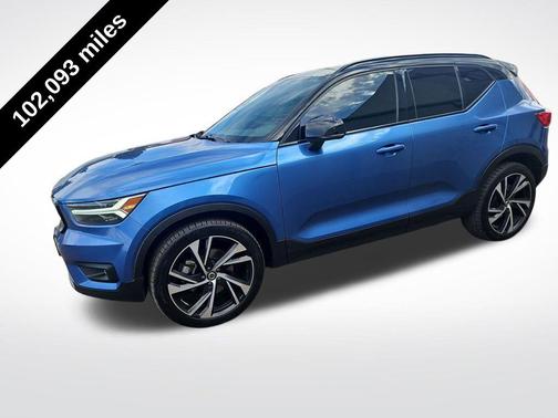 Blue Metallic 2021 Volvo XC40 T5 R-Design