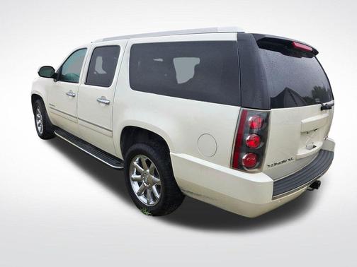White Diamond Clearcoat 2014 GMC Yukon XL 1500 Denali