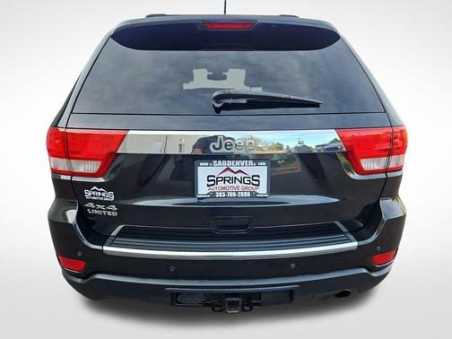 Brilliant Black Crystal Pearlcoat 2013 Jeep Grand Cherokee Limited