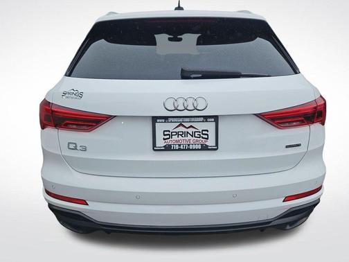 Ibis White 2022 Audi Q3 45 S line Premium