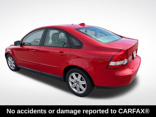 Red 2007 Volvo S40 2.4i