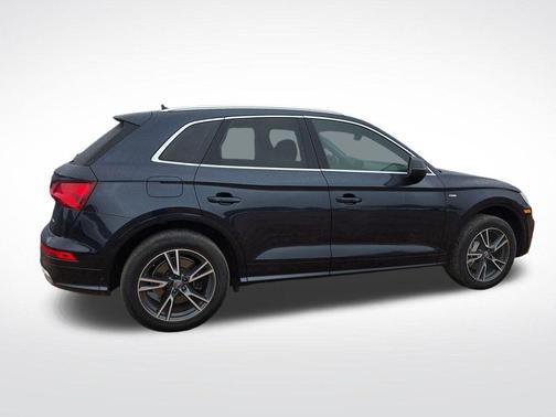 Moonlight Blue Metallic 2020 Audi Q5 e 55 Premium