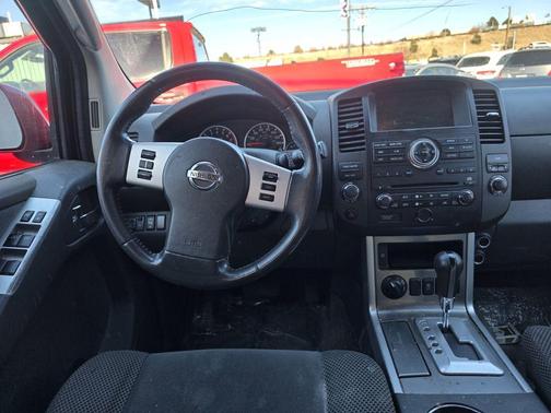 2012 Nissan Pathfinder SV