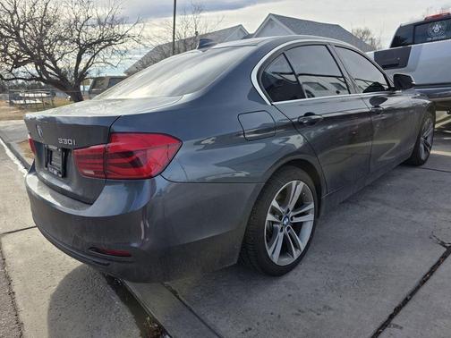2017 BMW 330 i xDrive