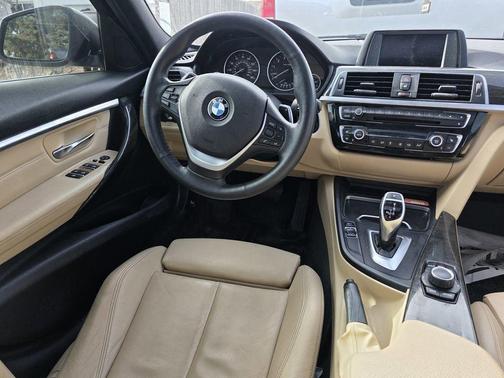 2017 BMW 330 i xDrive